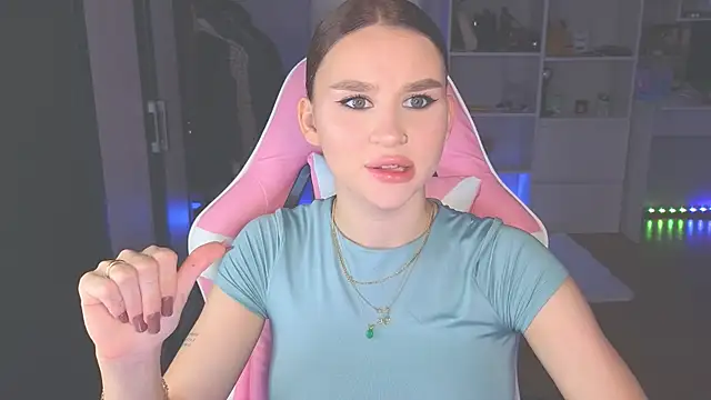 Snapshot of doll_barbieee chatting on June 23, 2026, 1:09 pm doll barbieee online show from June 23, 2026, 1:09 pm