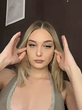 Alisa Rise online show from November 30, 2025, 2:07 pm