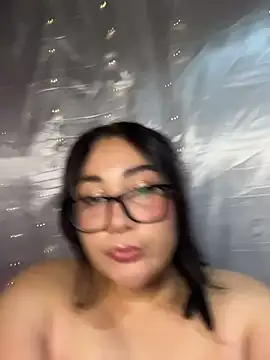 alexxaa96 online show from November 29, 2025, 5:02 pm