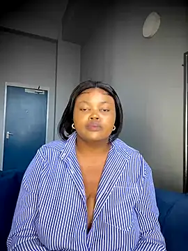 Curveysinaa online show from November 9, 2025, 2:43 pm