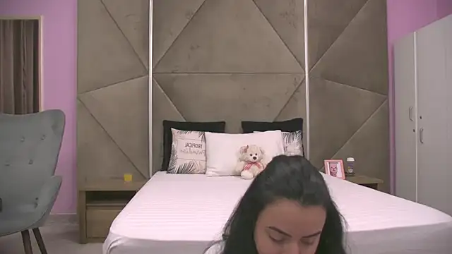 Snapshot of ElyzaIbarra chatting on October 17, 2025, 5:22 am ElyzaIbarra online show from October 17, 2025, 5:22 am