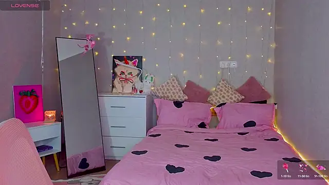 Red  Candy online show from February 10, 2026, 1:32 pm