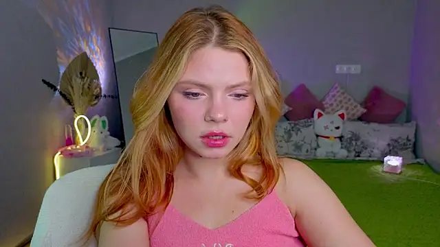 Red  Candy online show from October 9, 2025, 2:17 pm