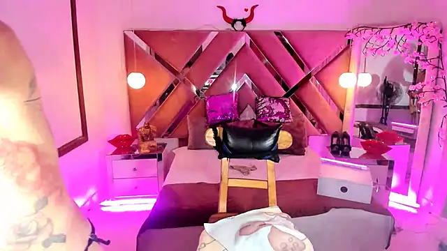 Snapshot of georgie_latin99 chatting on December 2, 2025, 12:51 pm georgie latin99 online show from December 2, 2025, 12:51 pm