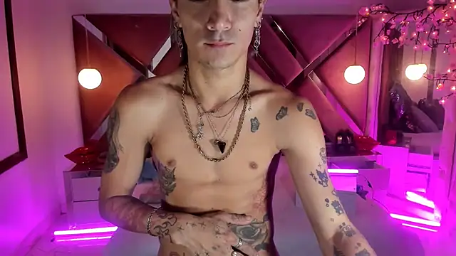 Snapshot of georgie_latin99 chatting on November 12, 2025, 1:15 pm georgie latin99 online show from November 12, 2025, 1:15 pm