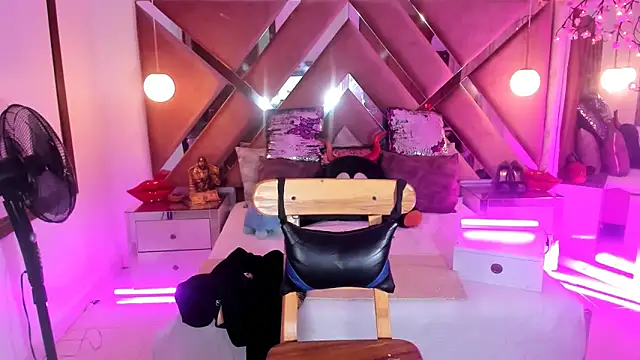 Snapshot of georgie_latin99 chatting on October 30, 2025, 12:58 pm georgie latin99 online show from October 30, 2025, 12:58 pm