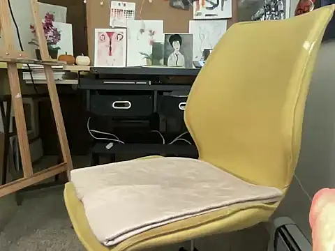 naughtyonbicycle online show from October 9, 2025, 1:22 pm