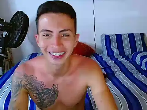 Snapshot of Velk_hot chatting on July 14, 2026, 12:22 pm Velk hot online show from July 14, 2026, 12:22 pm