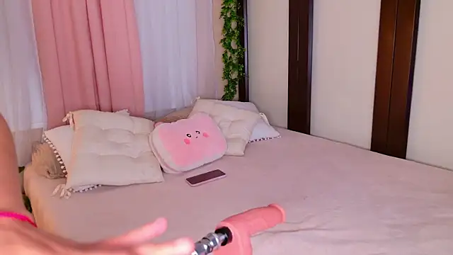 Snapshot of Zafiiro_Blue chatting on December 15, 2025, 12:38 am Zafiiro Blue online show from December 15, 2025, 12:38 am