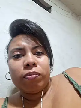 Snapshot of sexypaula-latina4u chatting on December 22, 2024, 2:39 am sexypaula-latina4u online show from December 22, 2024, 2:39 am
