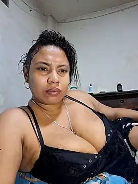 Snapshot of sexypaula-latina4u chatting on December 29, 2024, 1:17 pm sexypaula-latina4u online show from December 29, 2024, 1:17 pm