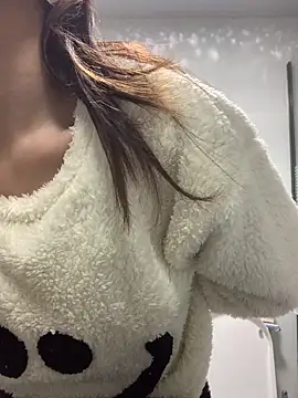 Aimeil online show from March 27, 2026, 3:13 pm