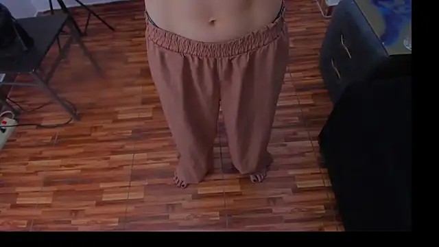 Snapshot of fulfill_fantasies1 chatting on October 31, 2025, 10:56 am fulfill fantasies1 online show from October 31, 2025, 10:56 am