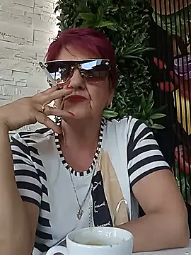 Snapshot of Ely_Elenita chatting on June 17, 2026, 8:47 am Ely Elenita online show from June 17, 2026, 8:47 am