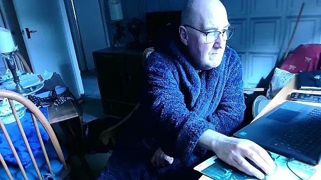 Snapshot of Adamdaddybear chatting on March 12, 2025, 9:55 am Adamdaddybear online show from March 12, 2025, 9:55 am