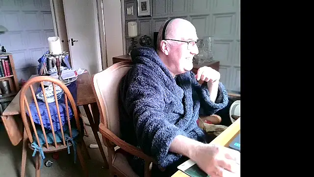 Snapshot of Adamdaddybear chatting on March 17, 2025, 9:33 am Adamdaddybear online show from March 17, 2025, 9:33 am
