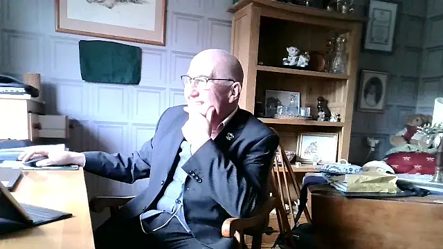 Snapshot of Adamdaddybear chatting on January 24, 2025, 1:36 pm Adamdaddybear online show from January 24, 2025, 1:36 pm
