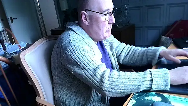 Snapshot of Adamdaddybear chatting on February 18, 2025, 1:55 pm Adamdaddybear online show from February 18, 2025, 1:55 pm