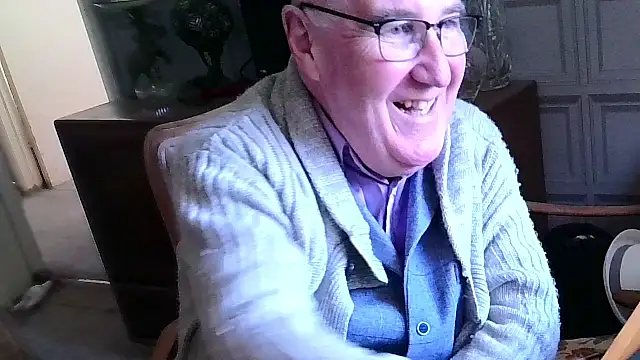 Snapshot of Adamdaddybear chatting on March 15, 2025, 2:45 pm Adamdaddybear online show from March 15, 2025, 2:45 pm