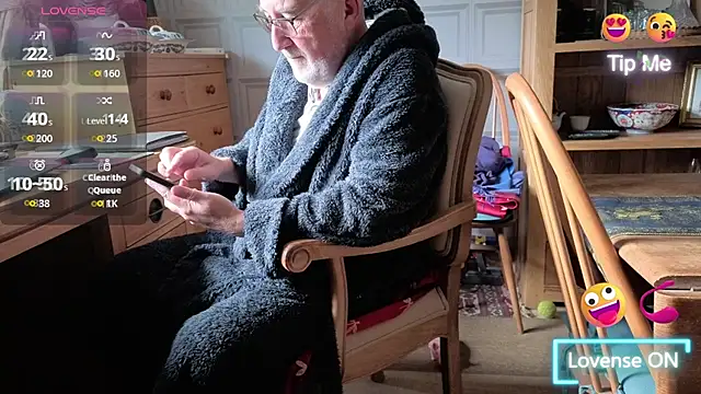 Snapshot of Adamdaddybear chatting on September 24, 2025, 7:26 am Adamdaddybear online show from September 24, 2025, 7:26 am