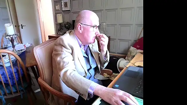Snapshot of Adamdaddybear chatting on March 18, 2025, 2:39 pm Adamdaddybear online show from March 18, 2025, 2:39 pm