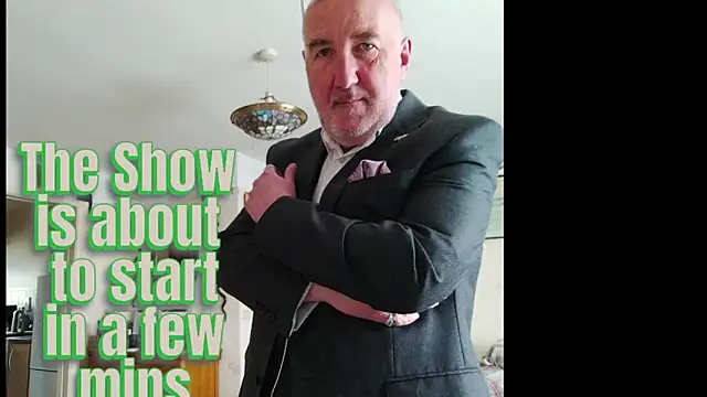 Adamdaddybear online show from December 18, 2025, 8:08 am