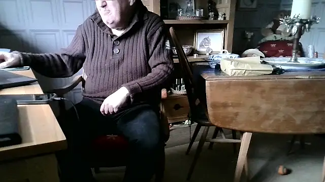 Snapshot of Adamdaddybear chatting on January 18, 2025, 1:18 pm Adamdaddybear online show from January 18, 2025, 1:18 pm