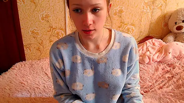 fluffy kitty  online show from March 6, 2026, 8:42 am