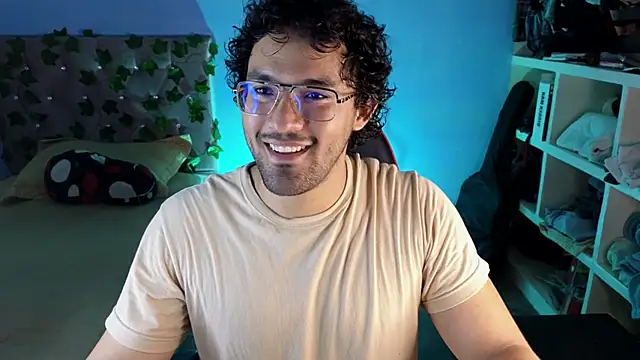 FreyrStyle online show from October 9, 2025, 2:12 am