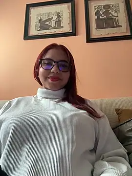 Miapeyton online show from March 13, 2025, 3:39 pm