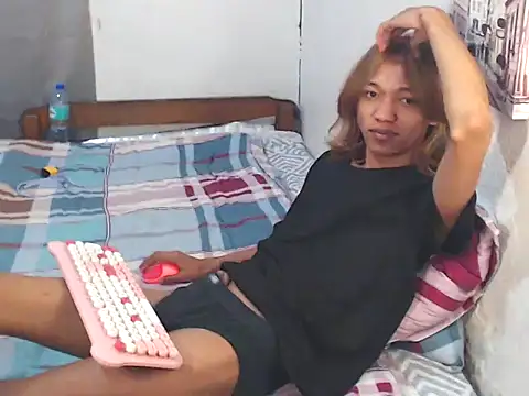 Snapshot of imtwinky chatting on February 15, 2026, 2:38 pm imtwinky online show from February 15, 2026, 2:38 pm