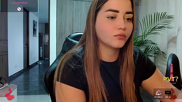 Lucia star   online show from February 21, 2026, 10:01 pm