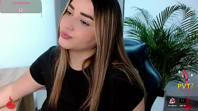 Snapshot of Lucia_star__ chatting on April 6, 2026, 2:29 pm Lucia star online show from April 6, 2026, 2:29 pm