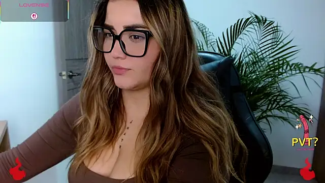 Snapshot of Lucia_star__ chatting on April 20, 2026, 8:54 pm Lucia star online show from April 20, 2026, 8:54 pm