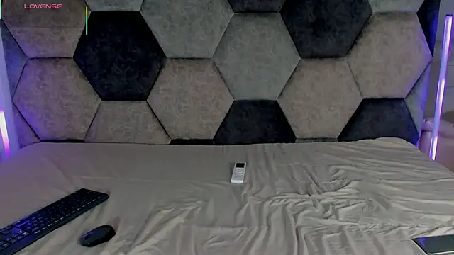 Snapshot of Latrellx7 chatting on May 18, 2026, 3:06 am Latrellx7 online show from May 18, 2026, 3:06 am