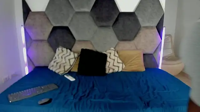 Snapshot of Latrellx7 chatting on May 13, 2026, 3:24 am Latrellx7 online show from May 13, 2026, 3:24 am