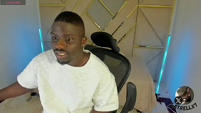 Snapshot of Latrellx7 chatting on November 30, 2025, 1:17 am Latrellx7 online show from November 30, 2025, 1:17 am