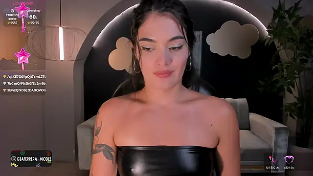 Snapshot of GiaFerrara chatting on March 18, 2025, 1:24 am GiaFerrara online show from March 18, 2025, 1:24 am