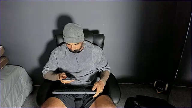Snapshot of Brock_hurn1 chatting on June 19, 2026, 1:11 am Brock hurn1 online show from June 19, 2026, 1:11 am