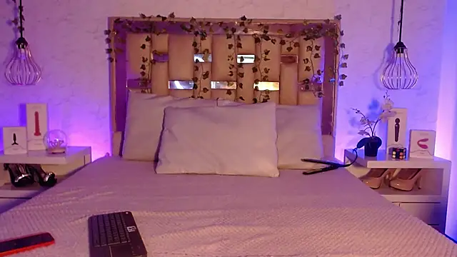 GigiVolkova online show from October 9, 2025, 7:47 pm