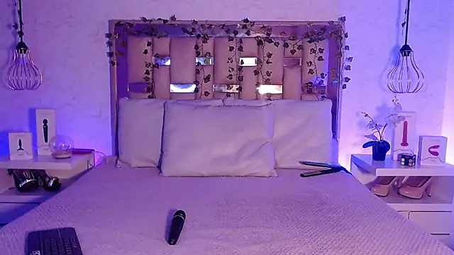 GigiVolkova online show from October 10, 2025, 8:31 pm