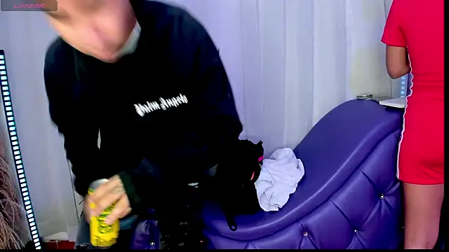 Yourslust  online show from November 20, 2025, 7:25 pm