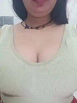 cute-mahek online show from June 12, 2026, 7:33 pm