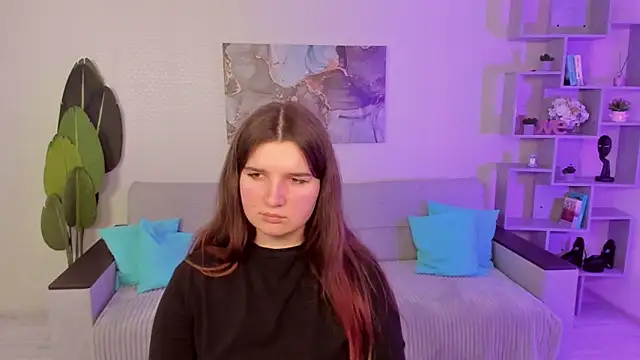 Snapshot of BonneyLove chatting on December 15, 2025, 6:36 pm BonneyLove online show from December 15, 2025, 6:36 pm