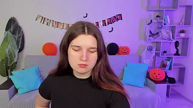 Snapshot of BonneyLove chatting on November 3, 2025, 5:38 pm BonneyLove online show from November 3, 2025, 5:38 pm