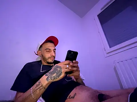 Rebeu313 online show from November 25, 2025, 11:05 pm