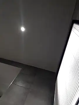 Snapshot of curvybigassqueen chatting on April 8, 2026, 8:16 am curvybigassqueen online show from April 8, 2026, 8:16 am