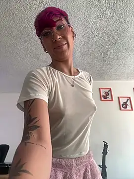 Snapshot of MiaMorgan_ chatting on April 14, 2026, 2:11 pm MiaMorgan online show from April 14, 2026, 2:11 pm