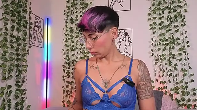 MiaMorgan  online show from June 21, 2026, 4:13 pm