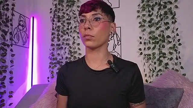 Snapshot of MiaMorgan_ chatting on May 5, 2026, 3:26 pm MiaMorgan online show from May 5, 2026, 3:26 pm